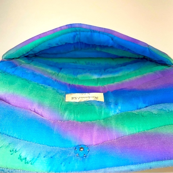 Hand Painted Silk clutch - Picture 4 of 5